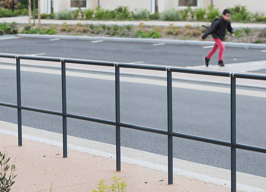 Barrière ZENITH conçu et fabriqué par Aréa mobilier urbain