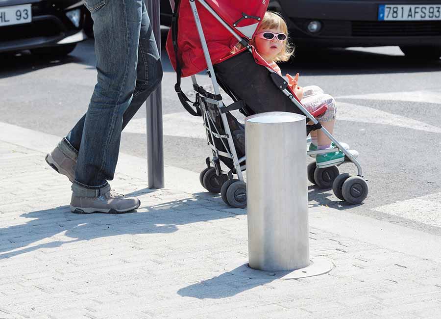 Borne basse PHENIX conçu et fabriqué par Aréa mobilier urbain