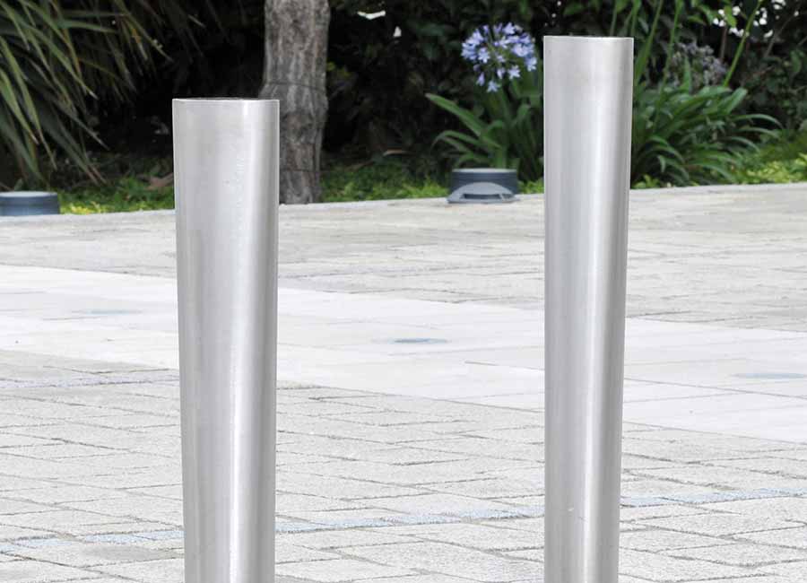 Borne elliptique PHENIX conçu et fabriqué par Aréa mobilier urbain