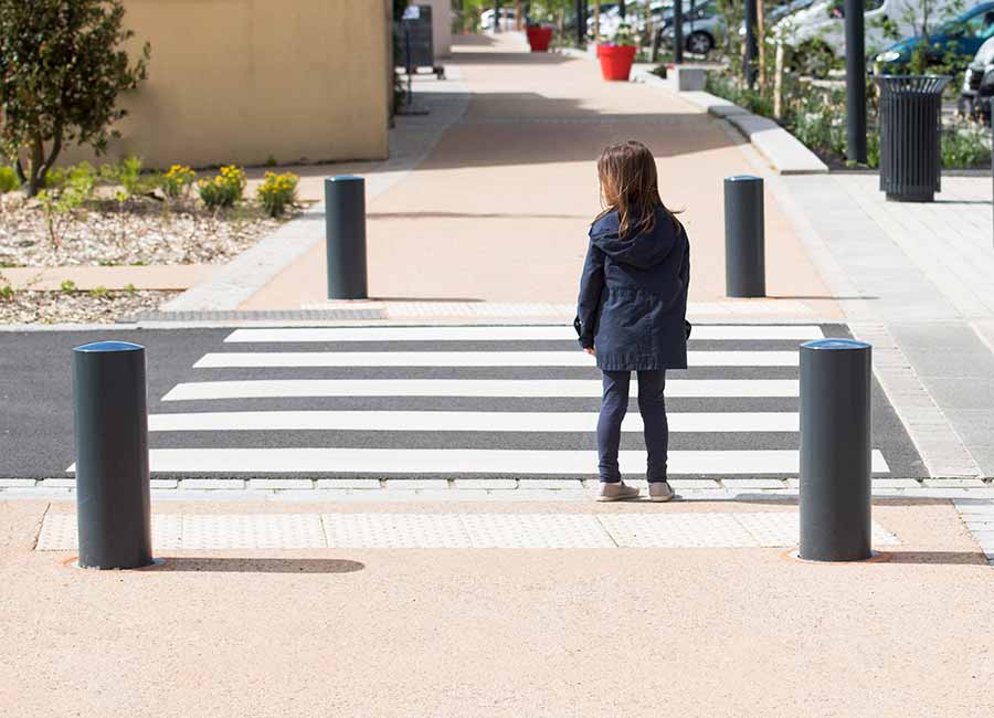 Borne basse ZENITH conçu et fabriqué par Aréa mobilier urbain