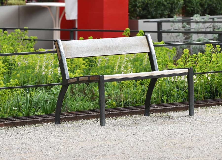 Banc ATHENA BOIS conçu et fabriqué par Aréa mobilier urbain