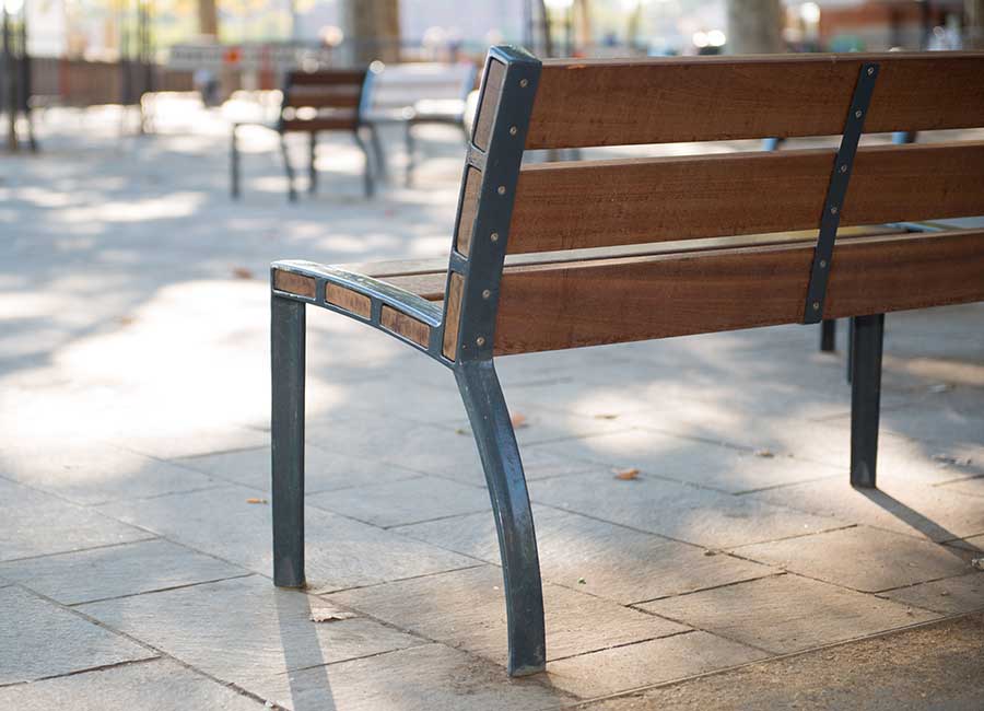 Banc ATHENES BOIS conçu et fabriqué par Aréa mobilier urbain