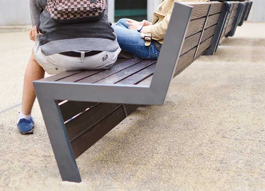 Banc MONTGENEVRE BOIS conçu et fabriqué par Aréa mobilier urbain