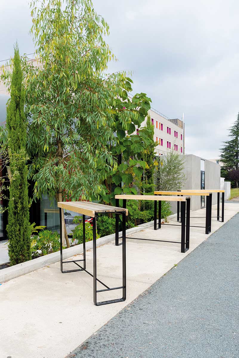 Comptoir ATLANTIQUE BOIS conçu et fabriqué par Aréa mobilier urbain