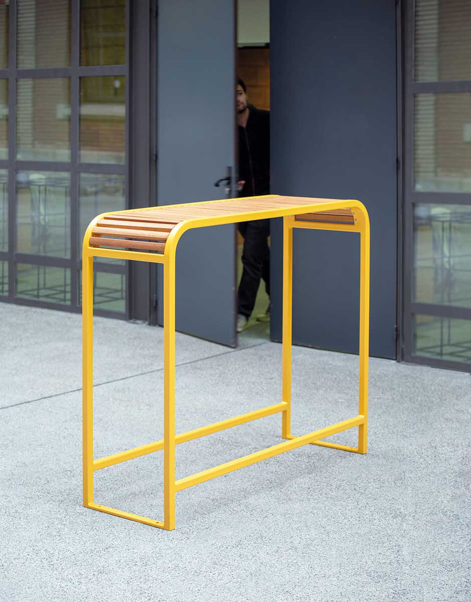 Comptoir NICE BOIS conçu et fabriqué par Aréa mobilier urbain
