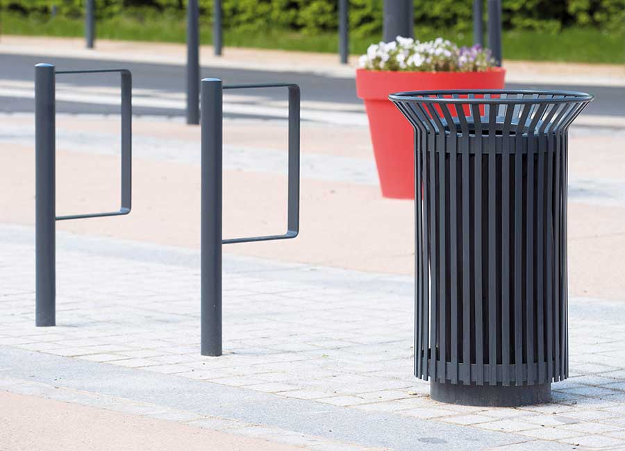 Corbeille 45L, 75L et 90L TULIPE conçu et fabriqué par Aréa mobilier urbain