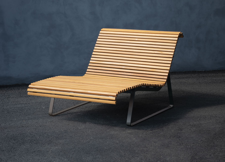 Grande chaise longue MILAN BOIS conçu et fabriqué par Aréa mobilier urbain