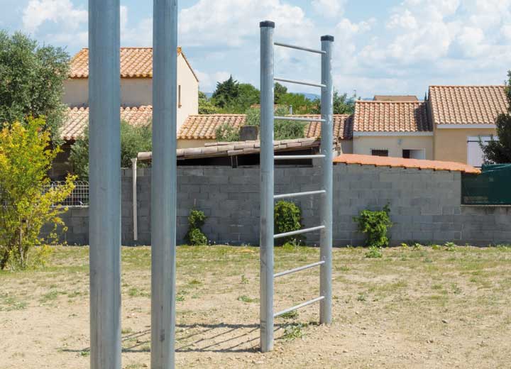 Espalier OXYGENE conçu et fabriqué par Aréa mobilier urbain