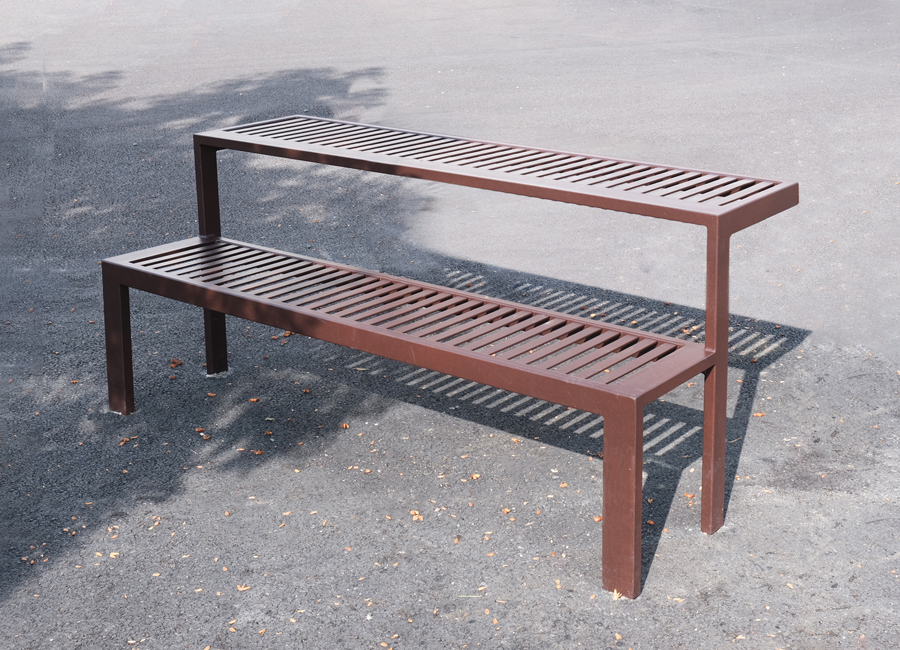 Table-banc SOFIA conçu et fabriqué par Aréa mobilier urbain